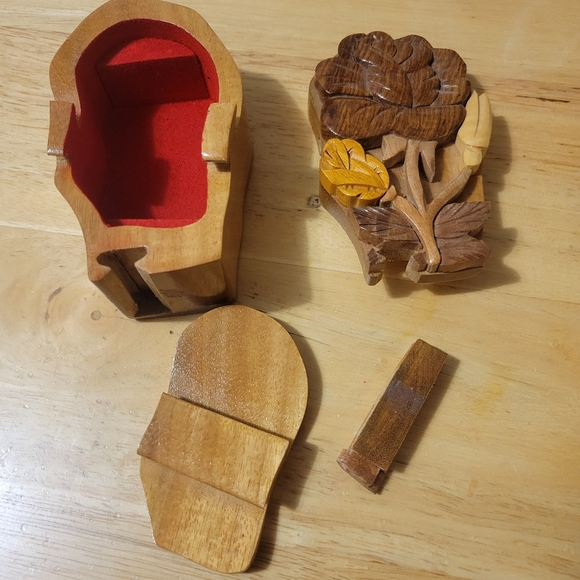 Handcrafted Wooden Flower Shape Secret Keepsake Puzzle Box - Picture 4 of 4